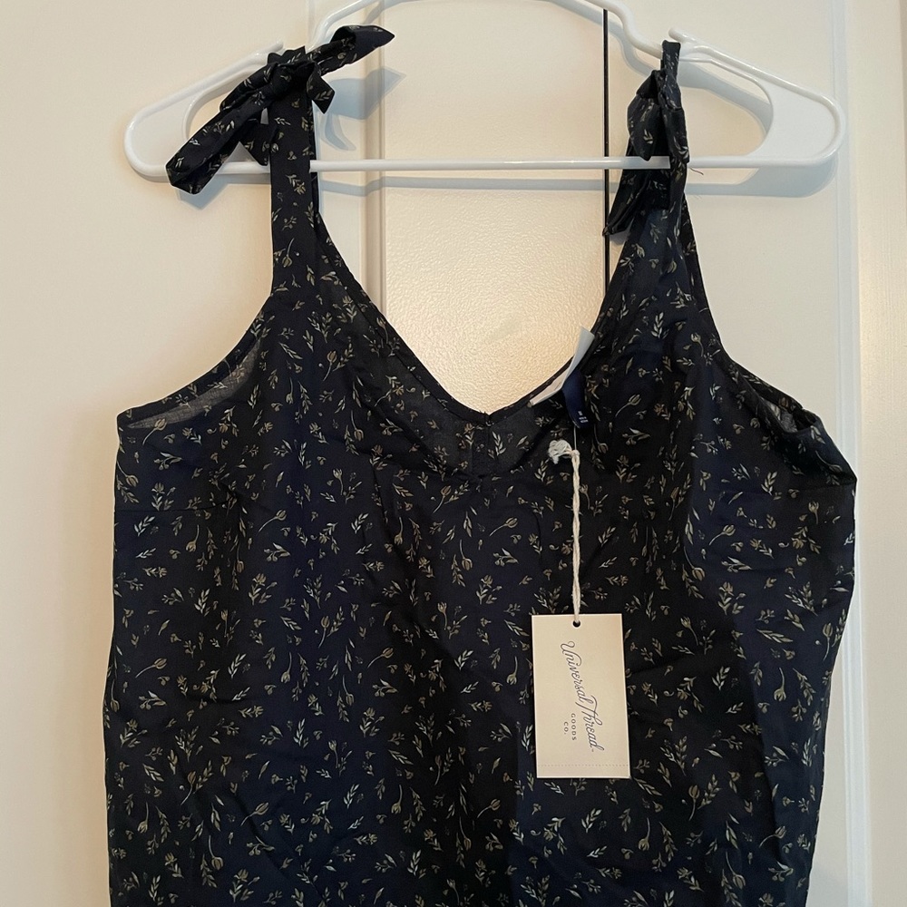 Universal threads tank